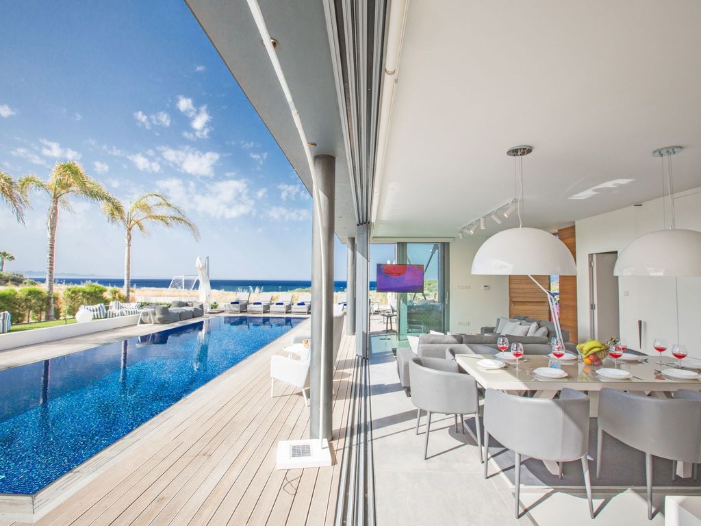 Haus in Paralimni mit großem Patio