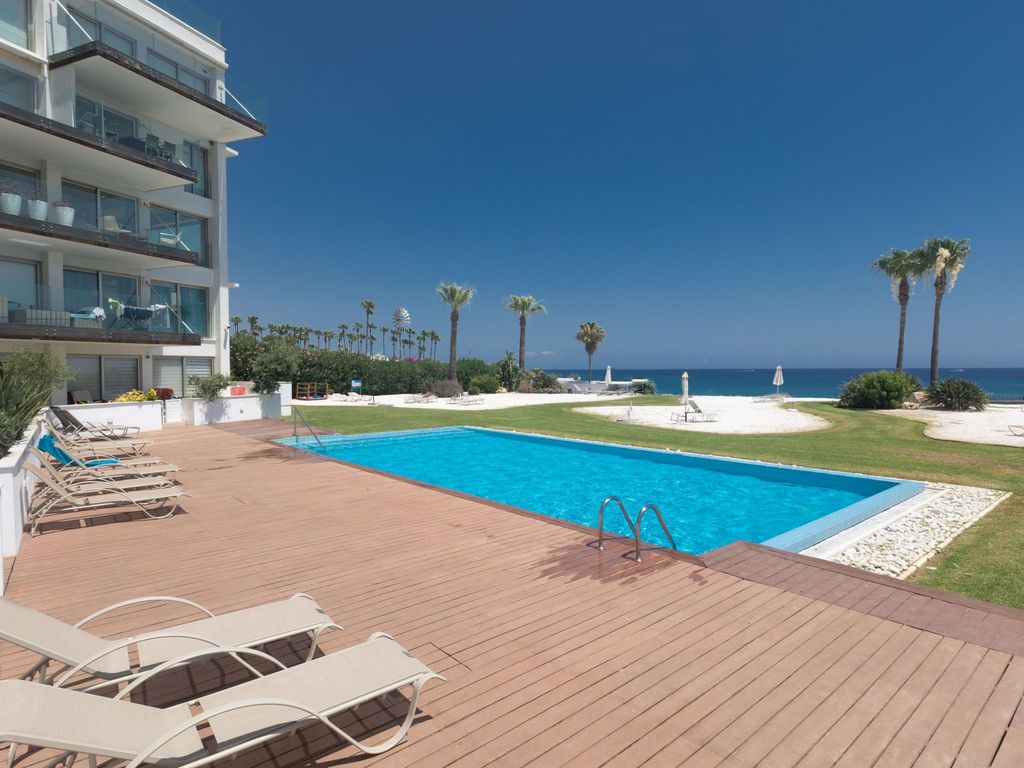 Luxuriöse Wohnung am Strand von Thalassa