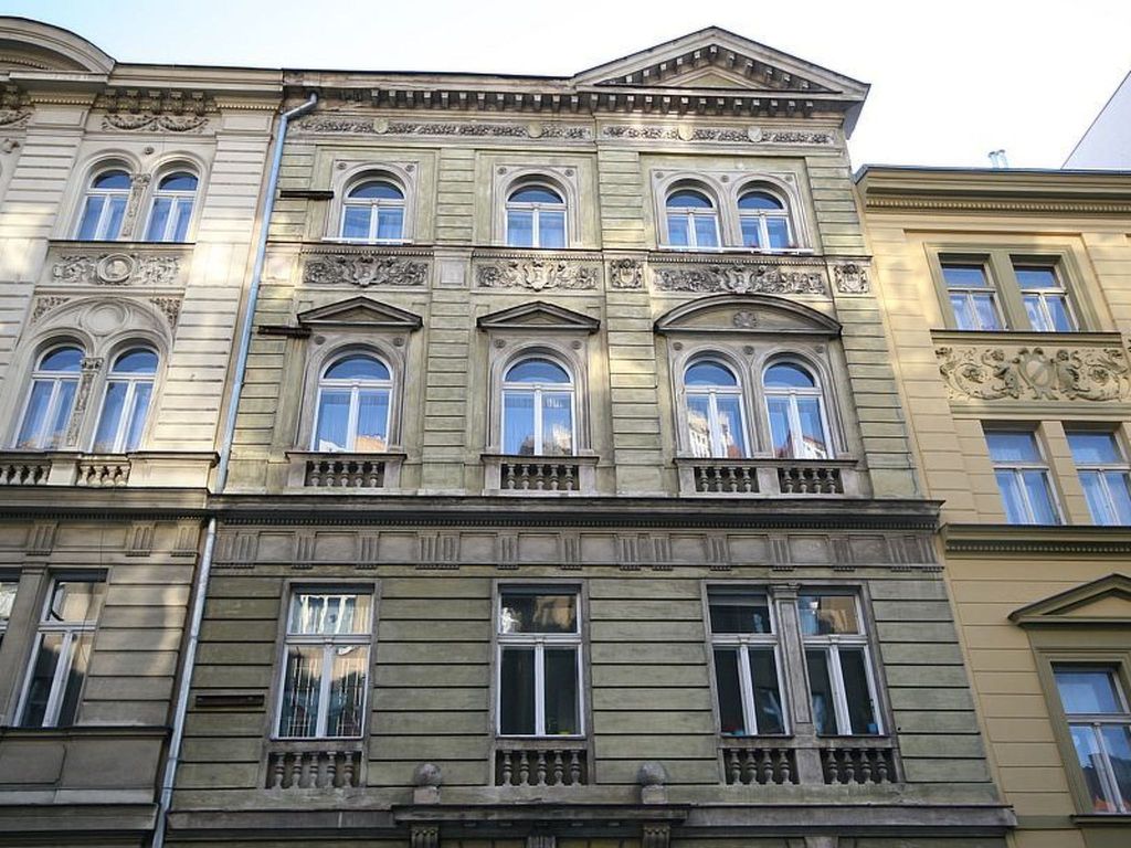 Luxuriöse Altbau-Dachgeschosswohnung in Prag