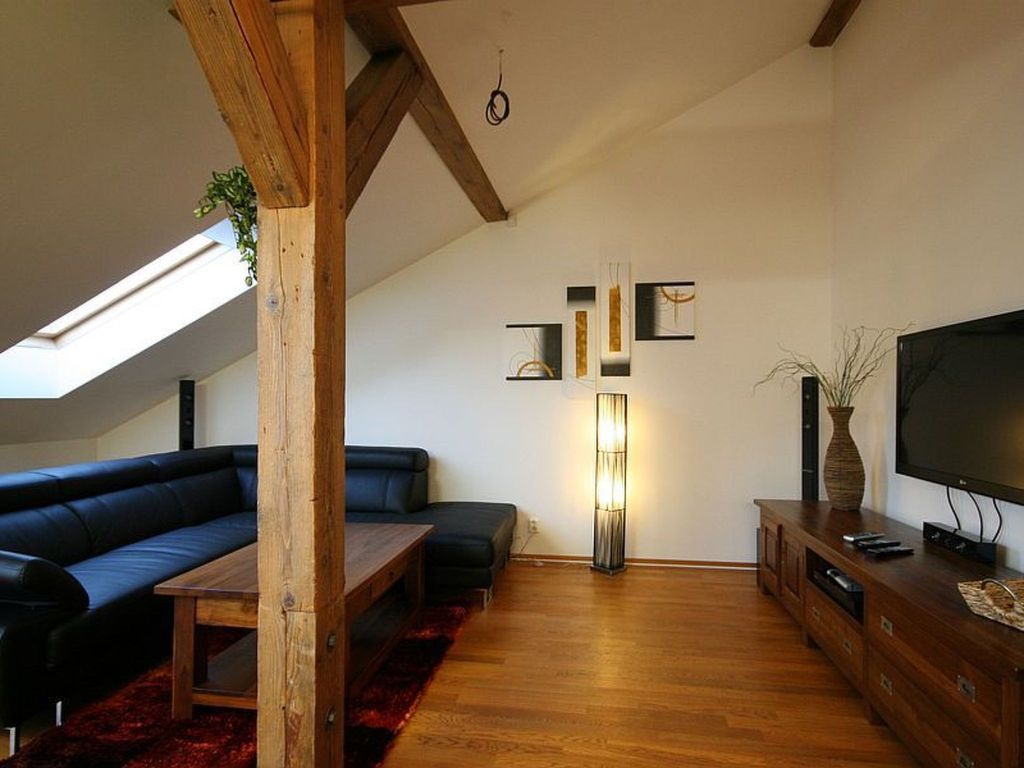 Luxuriöse Altbau-Dachgeschosswohnung in Prag