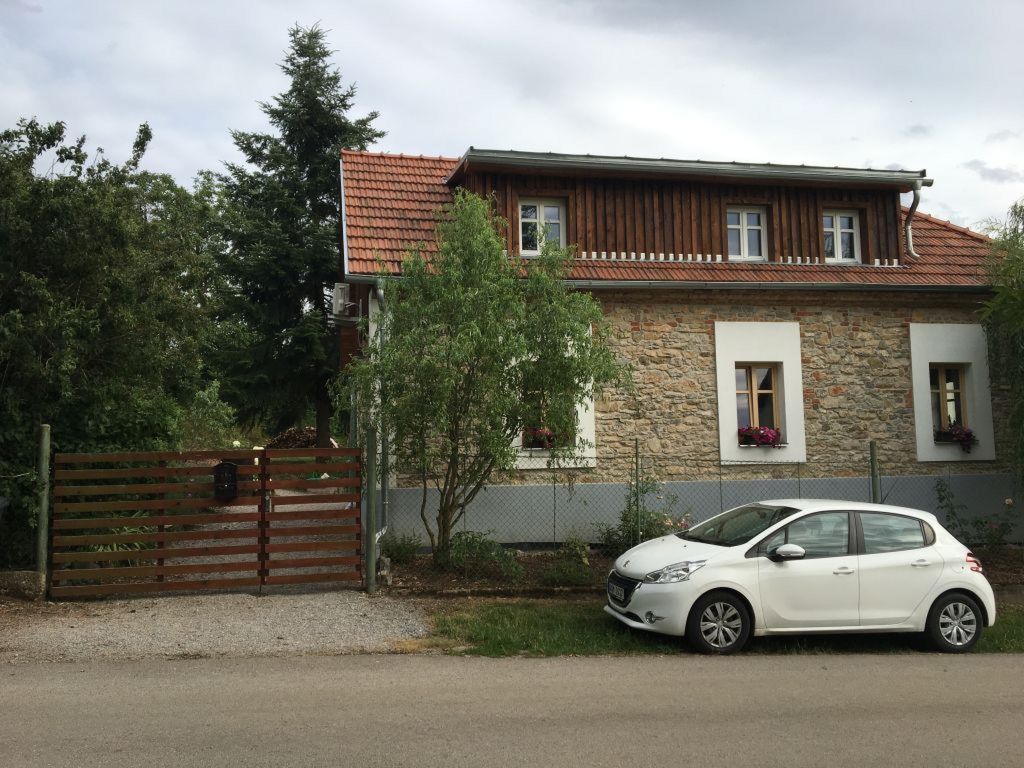 Ferienvilla mit Terrasse, Grill und Garten