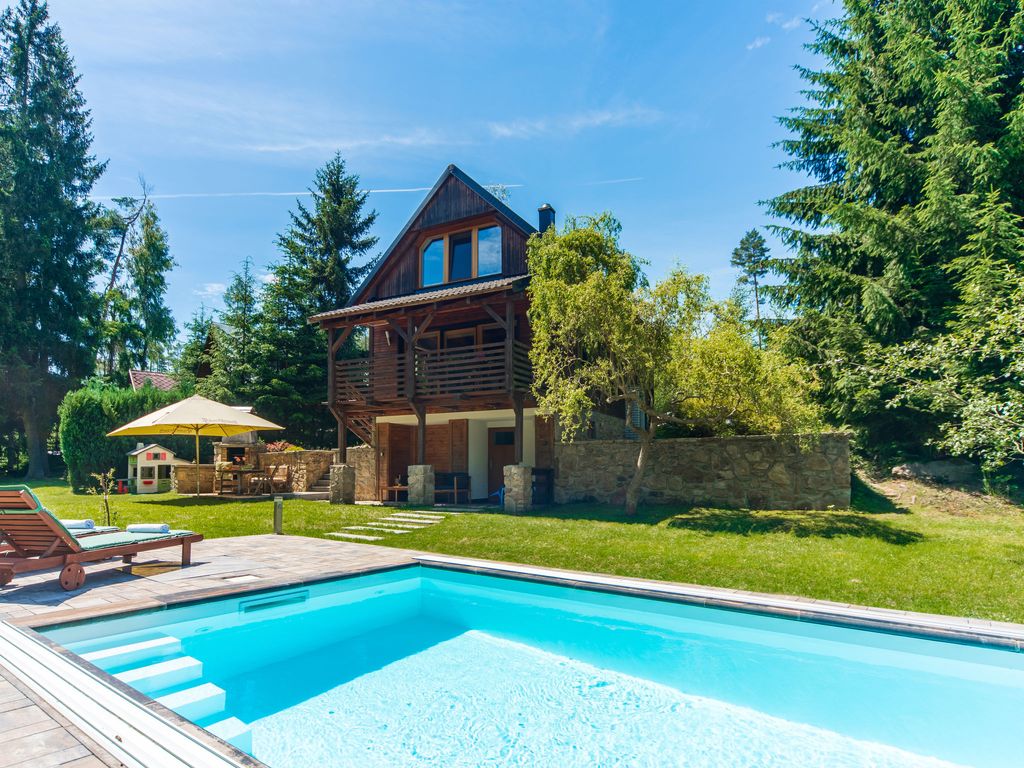 Bila Retreat with Pool