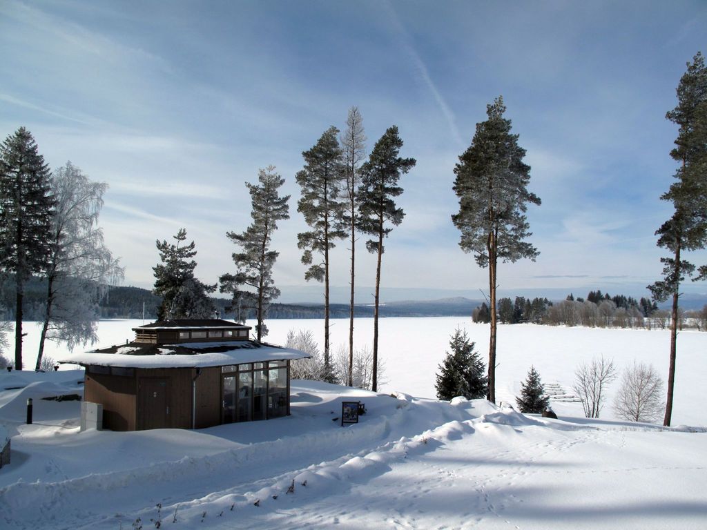 Lakeside Village 21