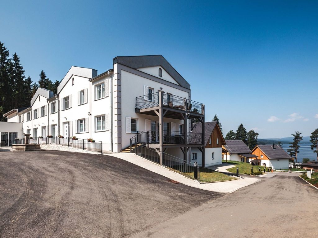Lakeside Village 21