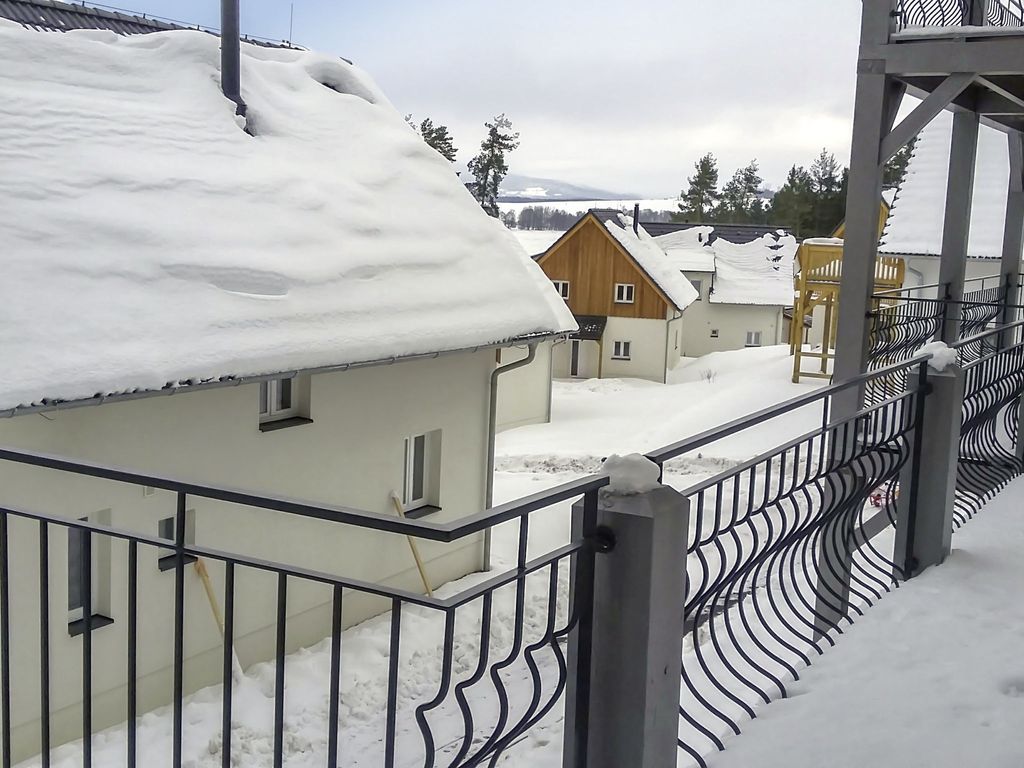 Lakeside Village 21