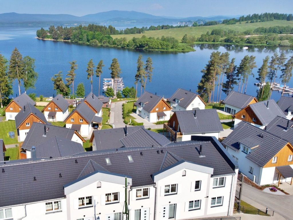 Lakeside Village 13