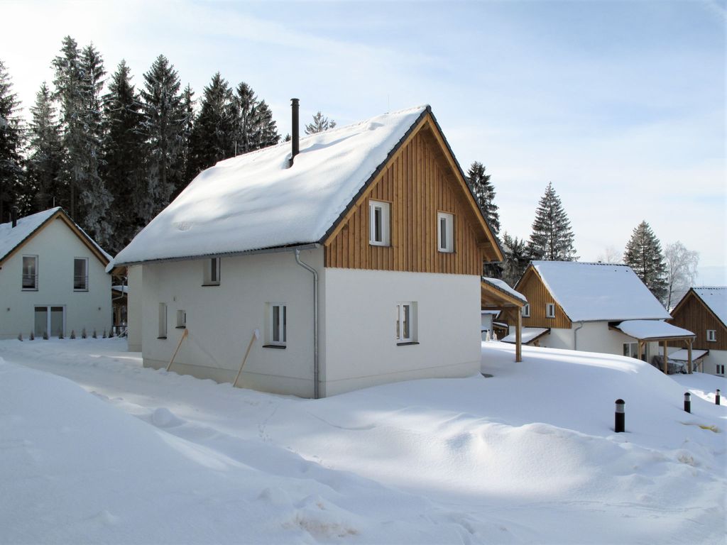 Lakeside Village 39