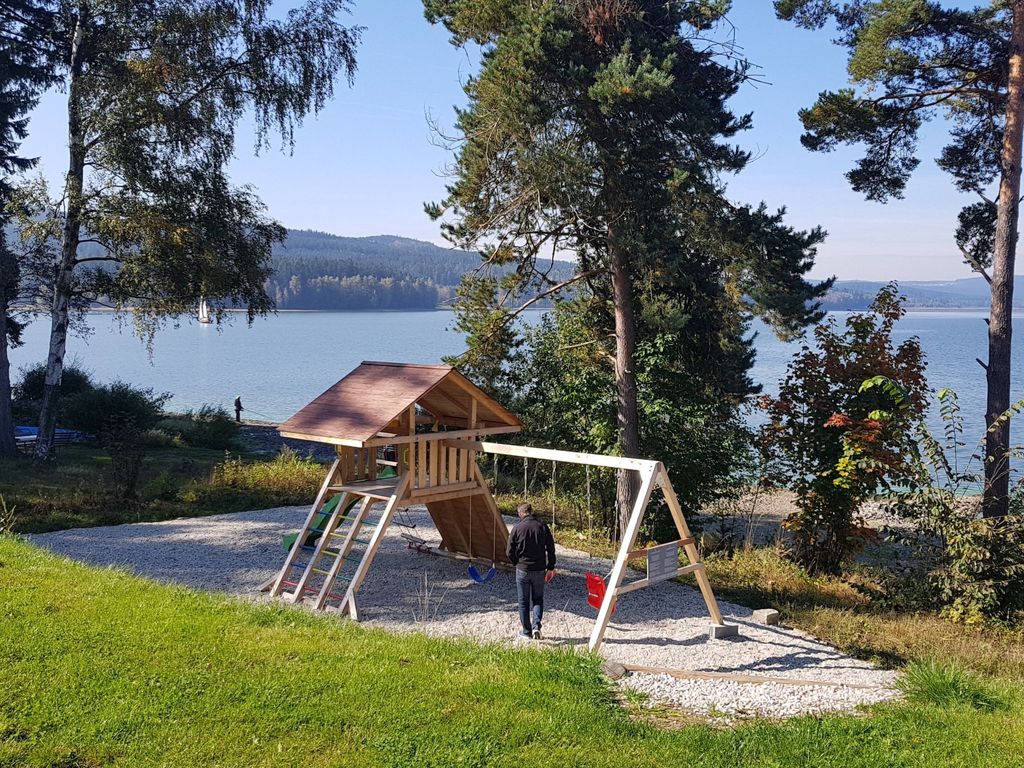 Lakeside Village 8 (+ sauna)