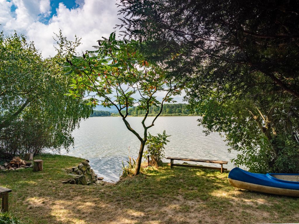Pondside Retreat & Canoe
