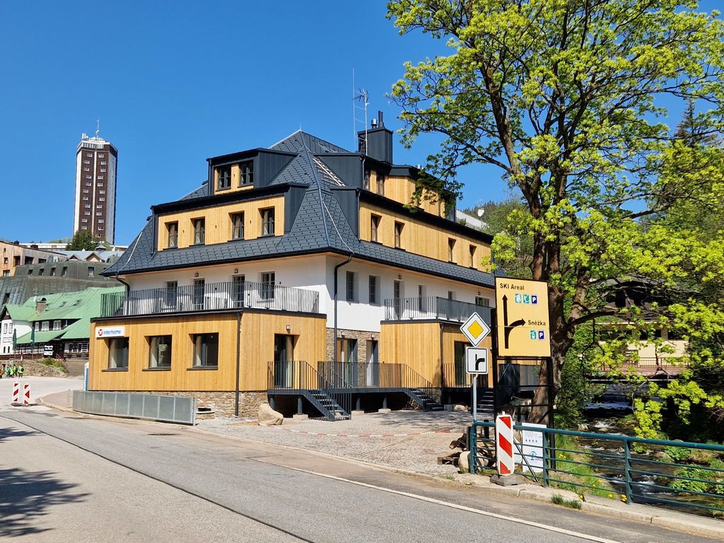 Vogue Ridge Retreat & Terrace