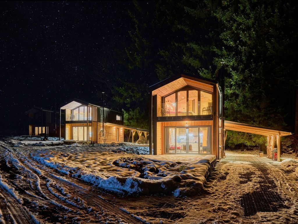 Luxe Timber Lodge & Yoga Loft