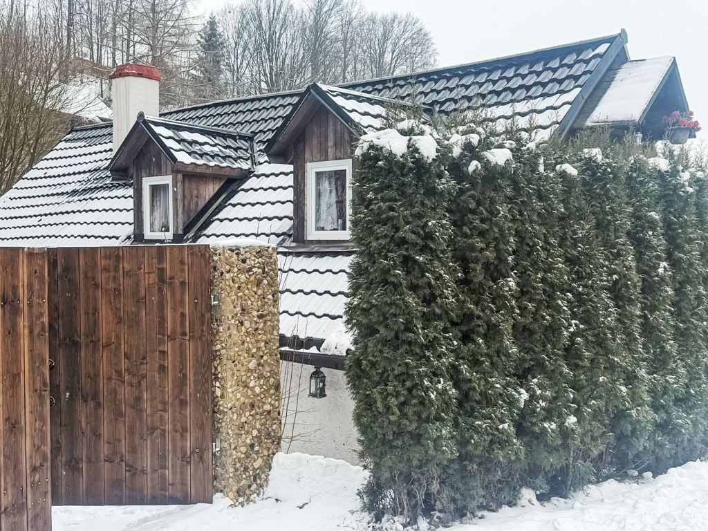 Roubenka u potoka