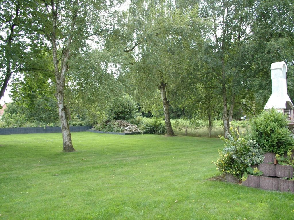 mit Indoorpool, Garten und Partyraum