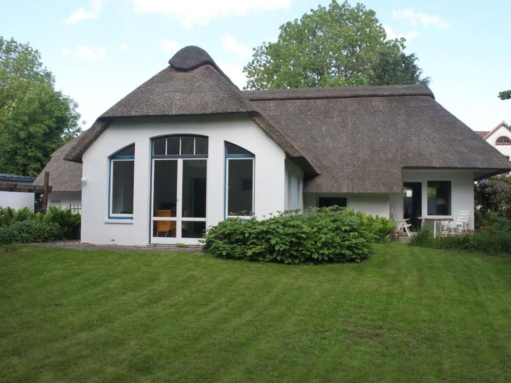 in Stollhamm mit Großem Garten