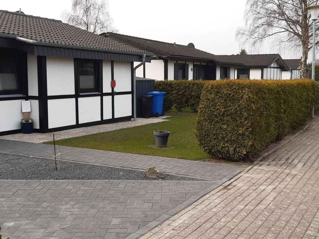 in Burhave mit Terrasse und Grill
