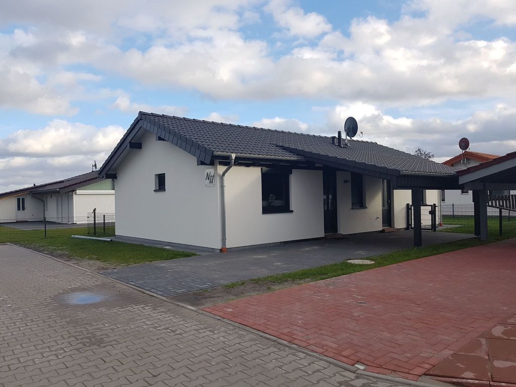 N11 Ferienhaus mit Garten in Eckwarderhörne