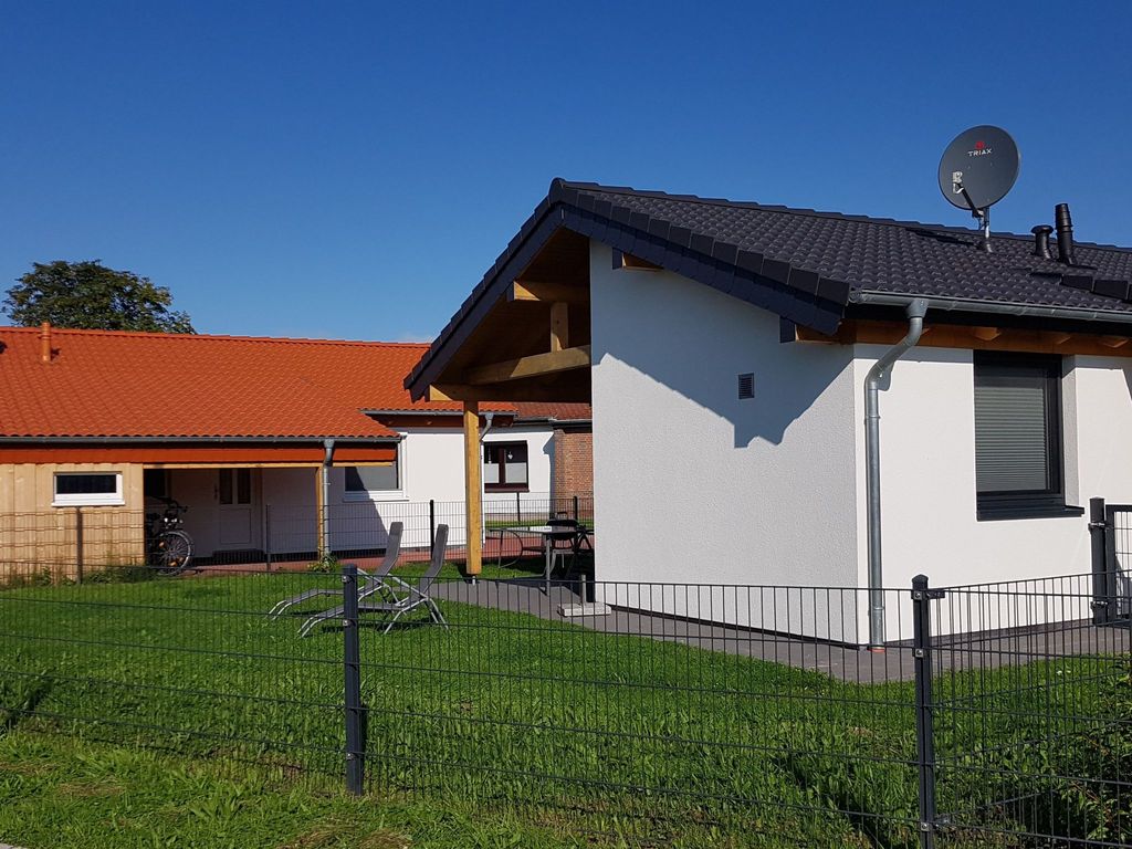 N4 Haus in Nordseenähe mit Terrasse und Garten