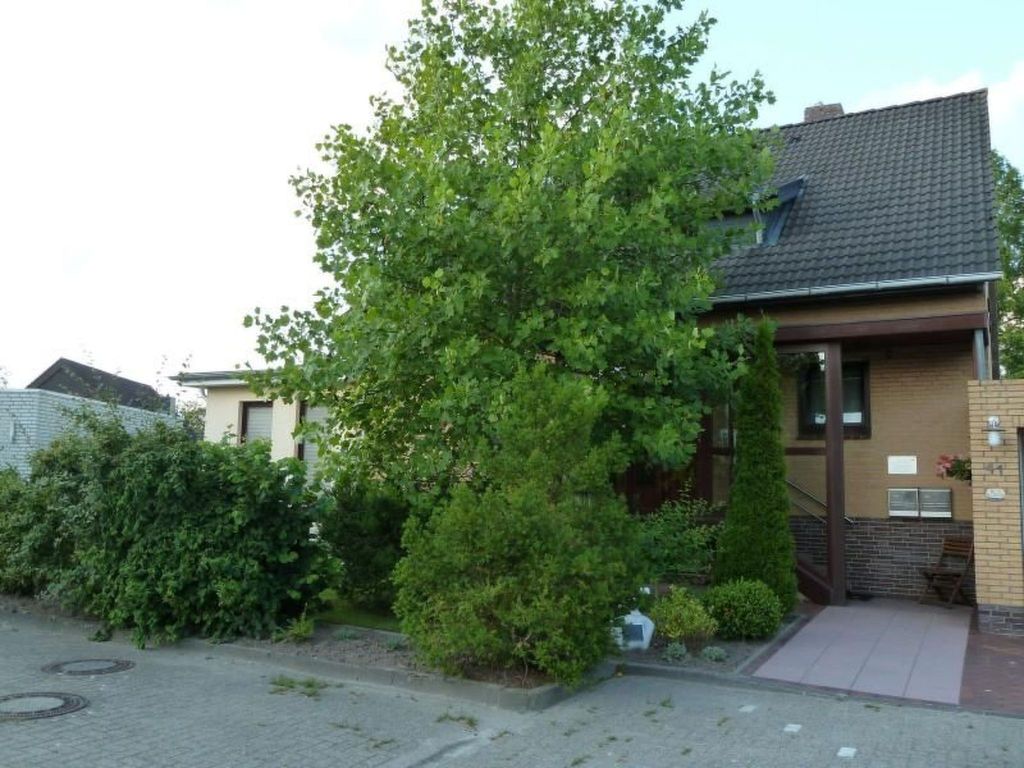 Ruhige Ferienwohnung mit Balkon und Parkplatz