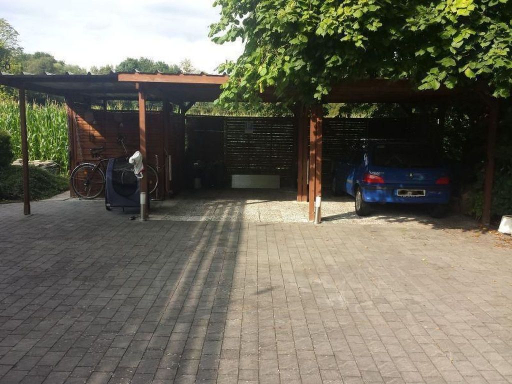 mit großer Dachterrasse