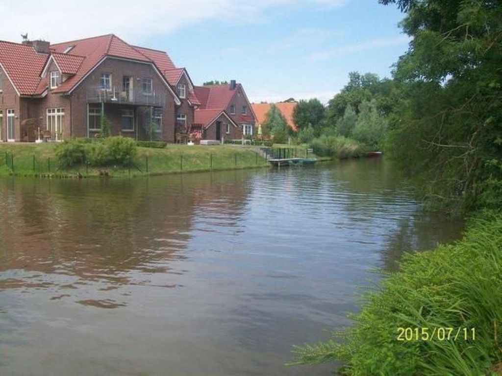 mit umfriedetem Garten und Terrassen