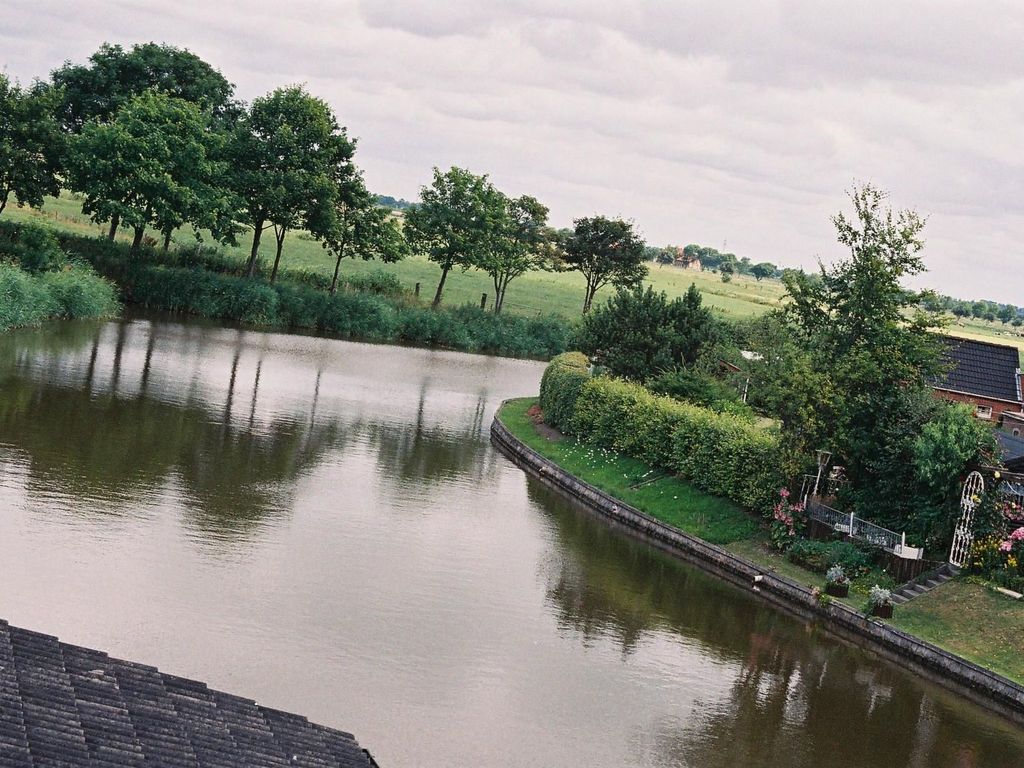 direkt am Kanal