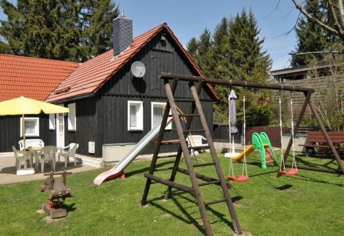 mit Spielplatz, Garten und Fernsicht