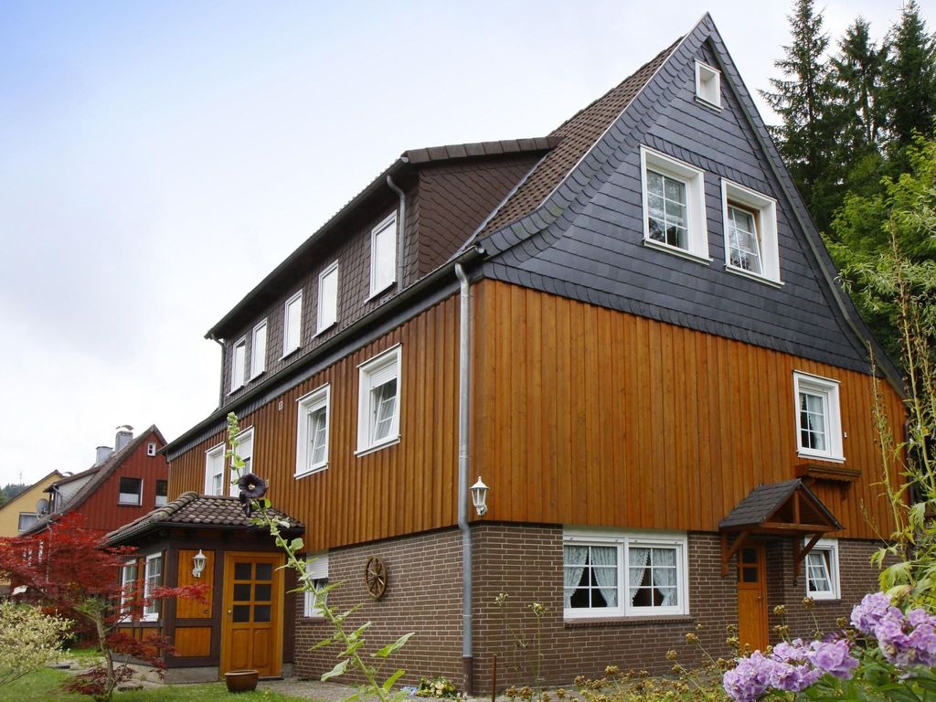Geräumige Ferienwohnung im Untergeschoss