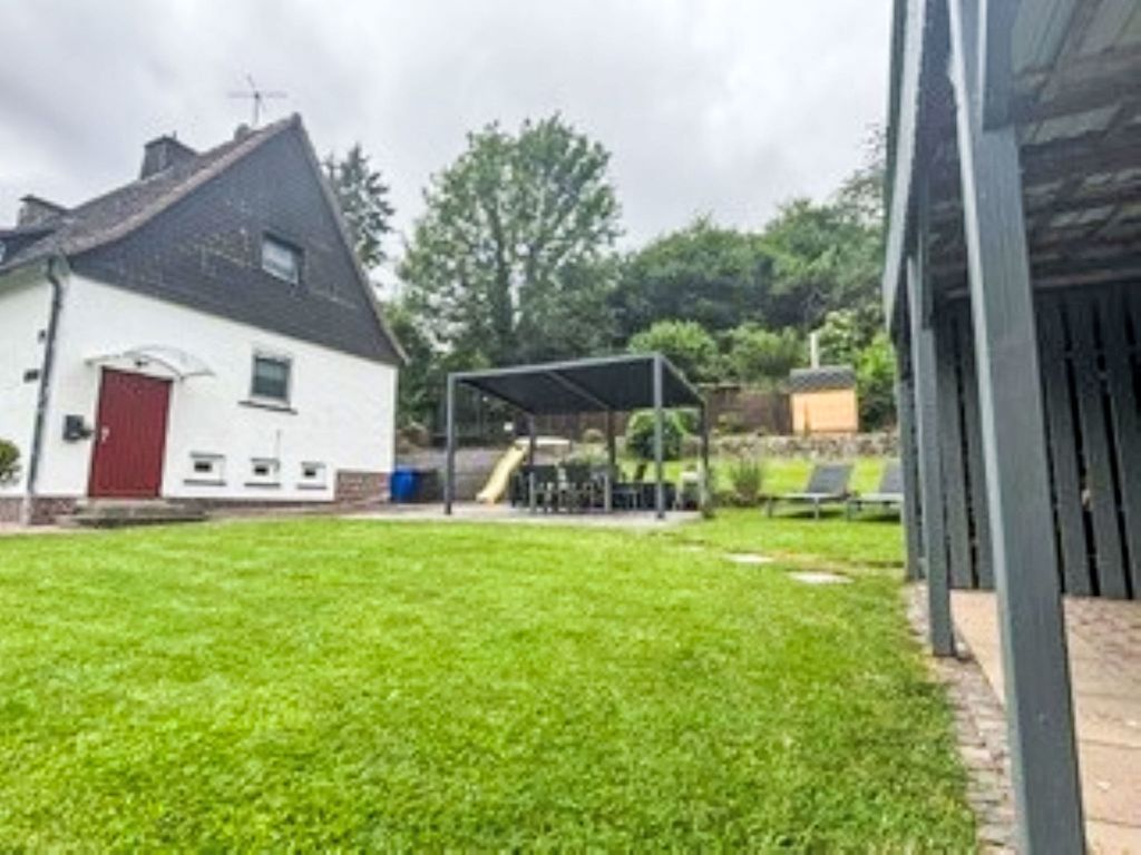 Familie Zinser mit Gartensauna