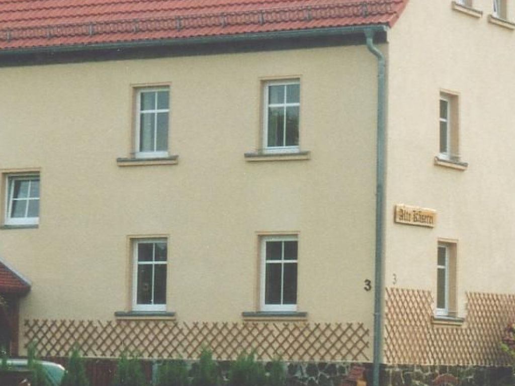 mit Garten, Weinlaube und Aussenpool