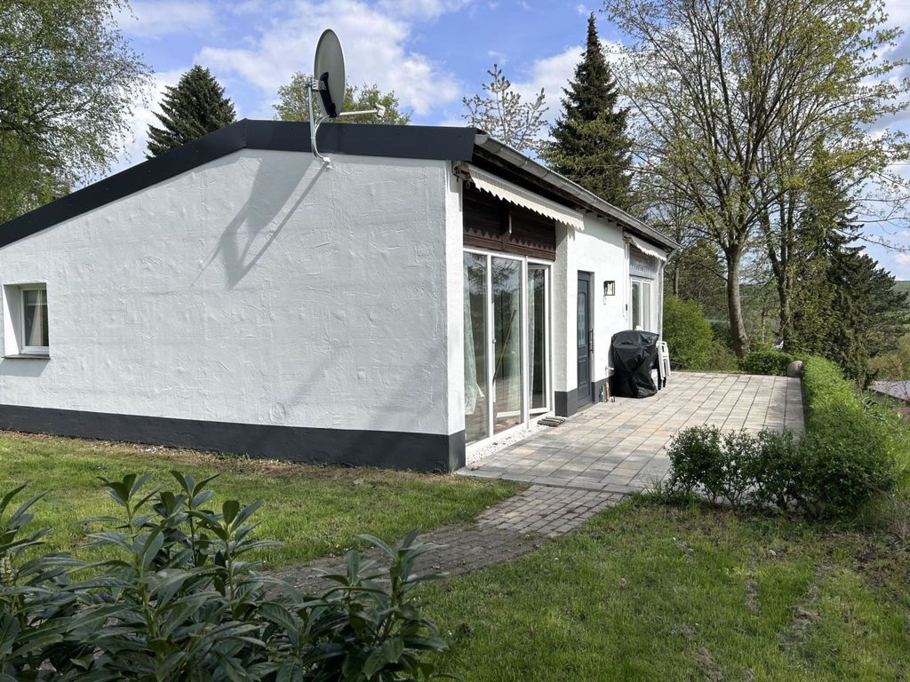 Renoviertes Haus in Husen mit Terrasse und Sauna