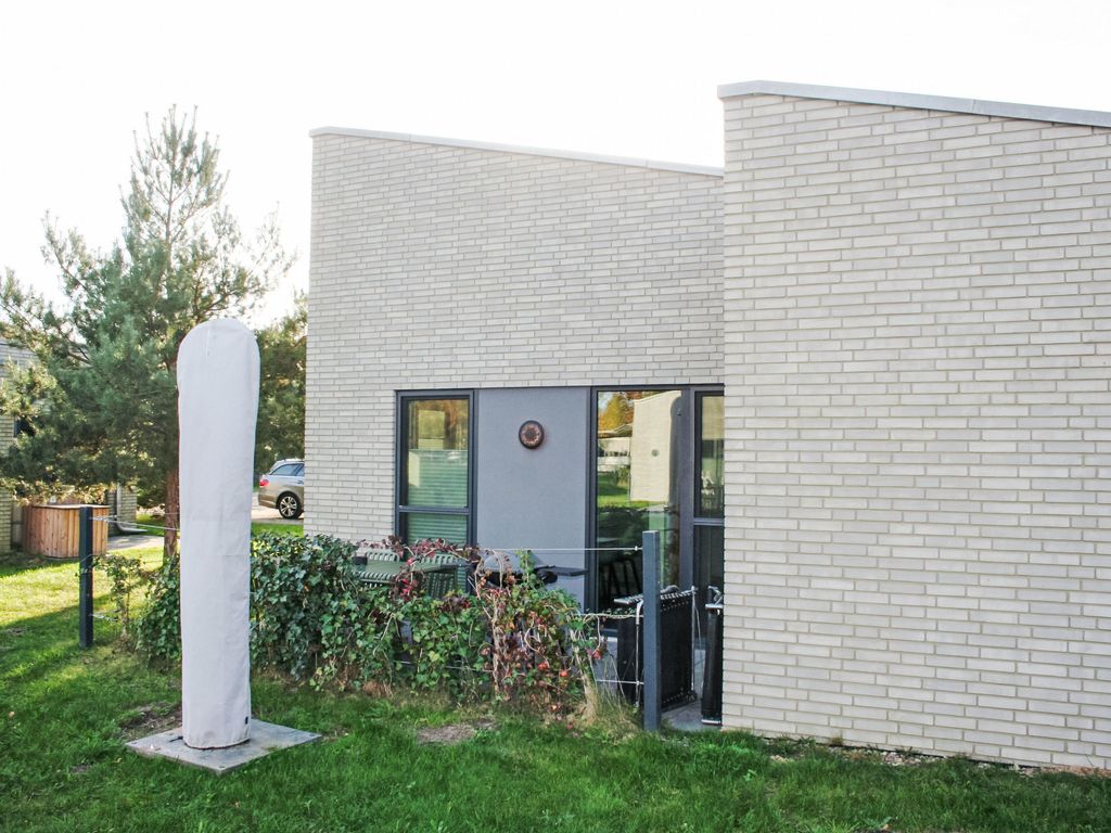 Zwischen den Hügeln 153