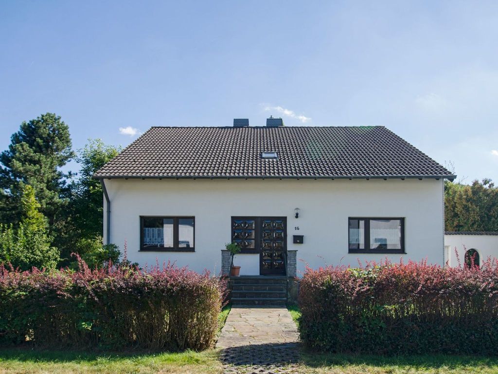 Gemütliches Ferienhaus in Hasenfeld mit Großem Garten