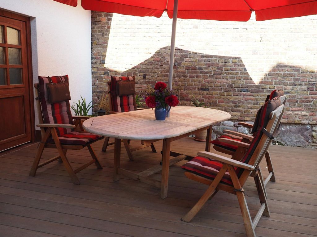 Hochwertige Ferienwohnung mit Terrasse und Garten