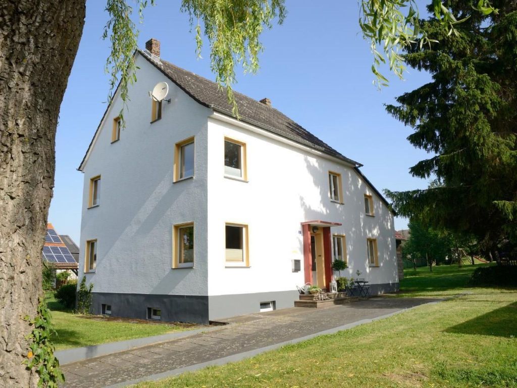 Ruhiges Ferienhaus in Lommersdorf mit Garten