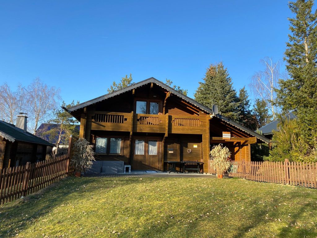 Chalet mit Garten, Grill und Terrasse