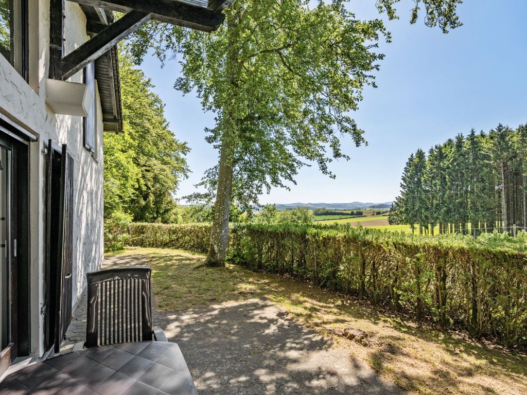 George Countryhouse