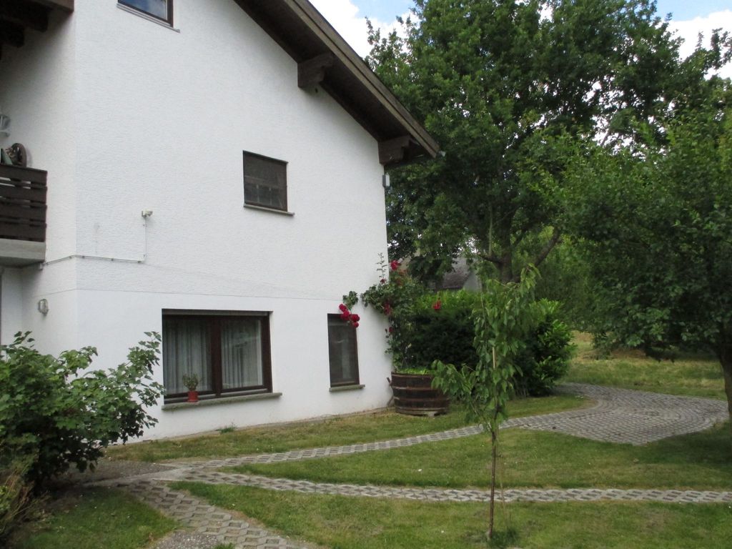 Wohnung in Starkenburg mit Kleiner Terrasse