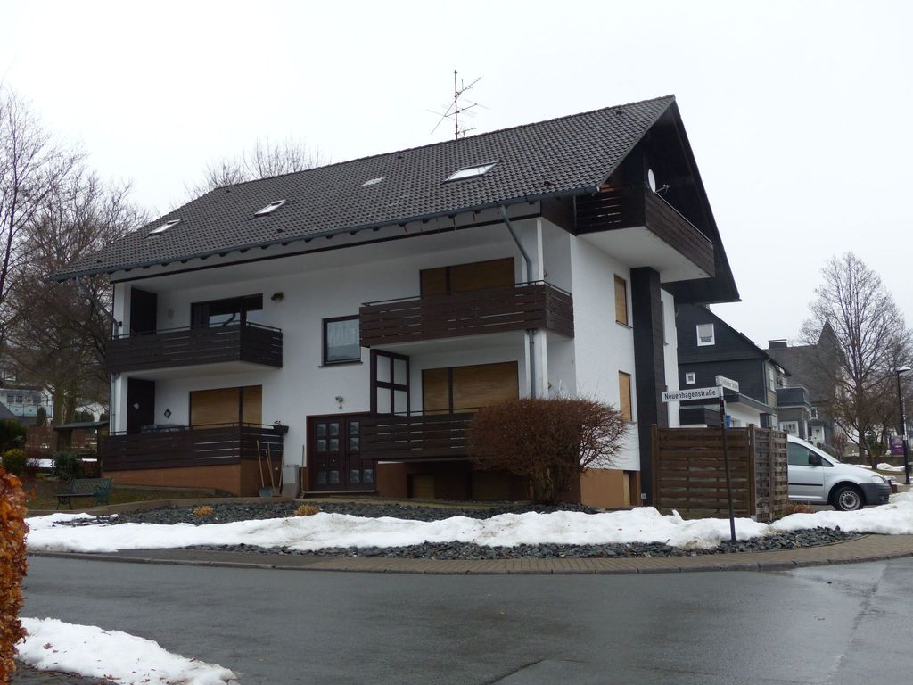 mit privatem Balkon