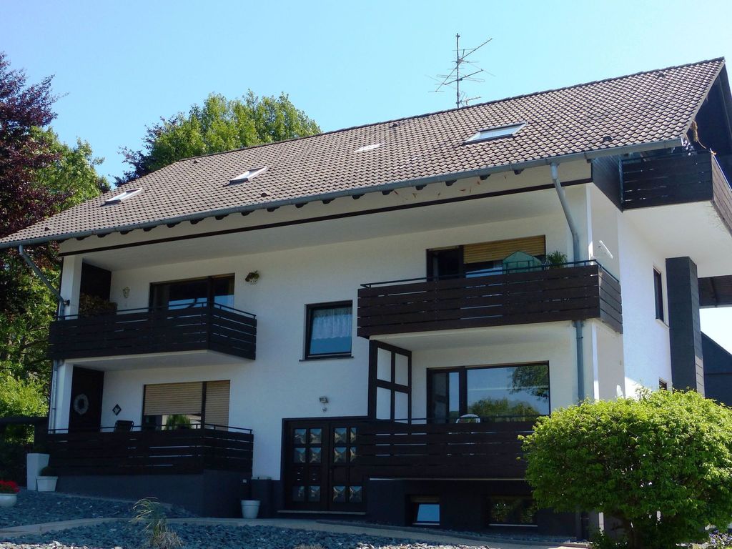 mit privatem Balkon