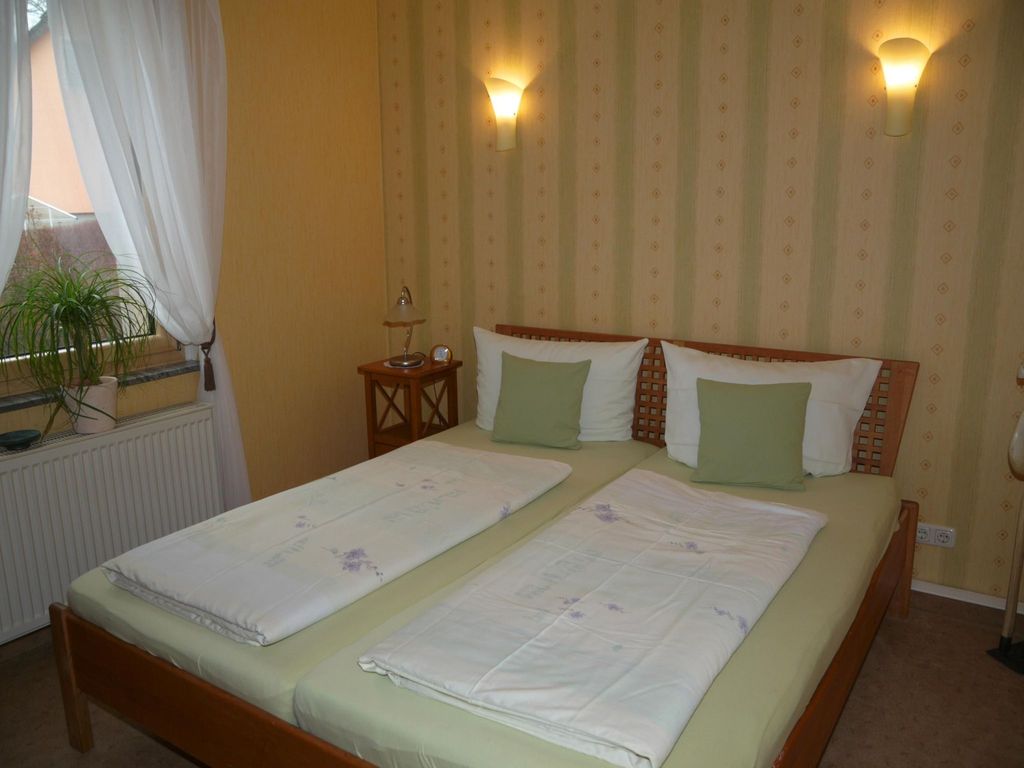 Große Ferienwohnung mit privater Terrasse