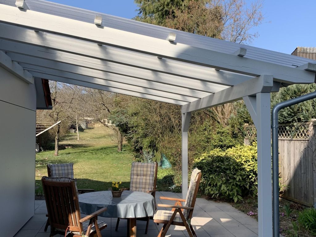 in ruhiger Lage mit großem Garten