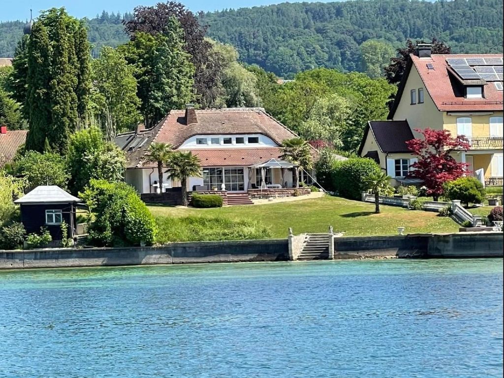 Haus am See mit direktem Seeanstoss