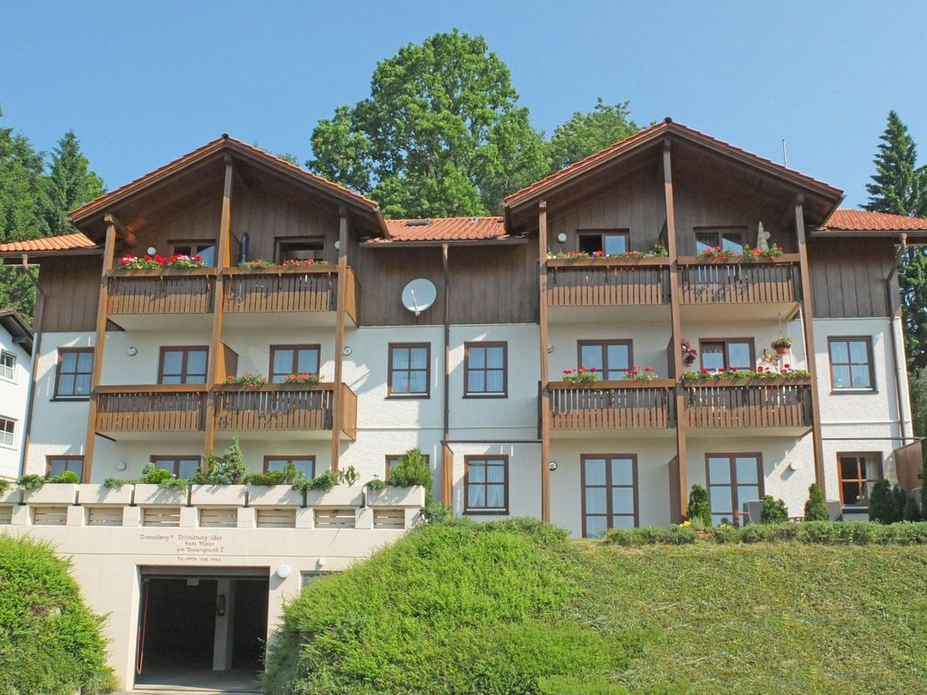 mit Balkon und schöner Fernsicht