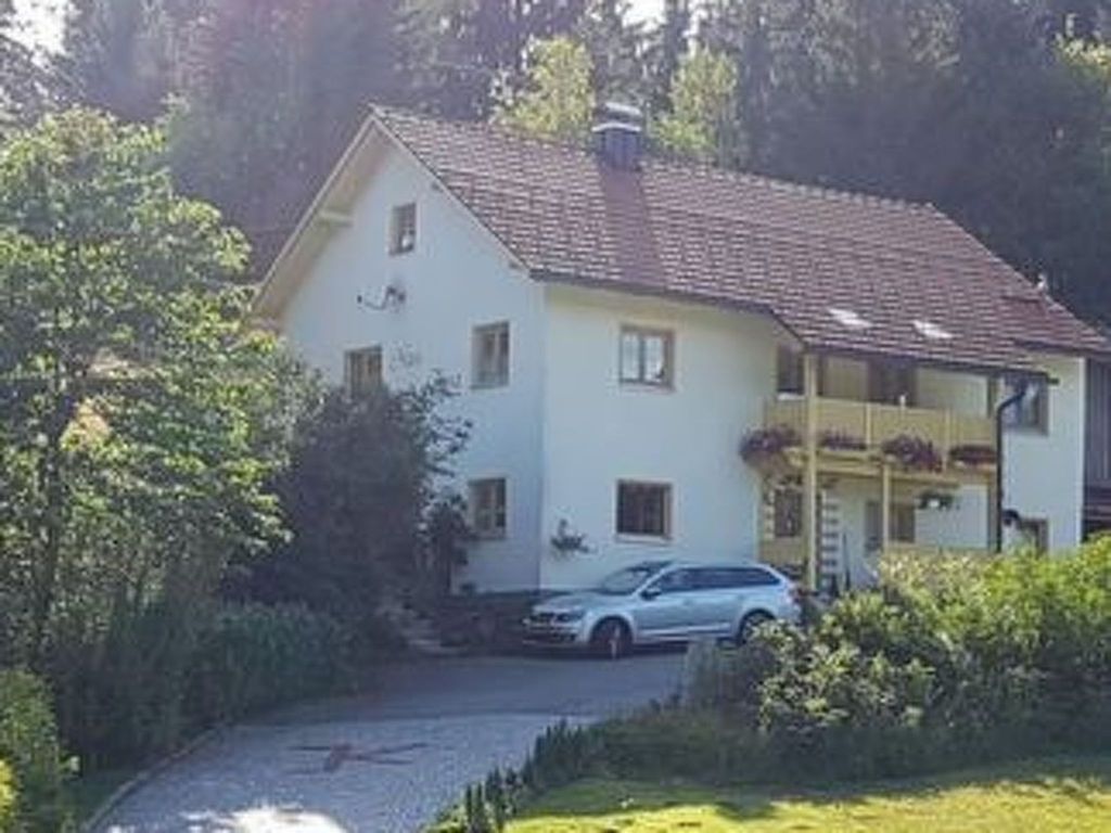 mit Kaminofen, Fitnessraum und Sauna