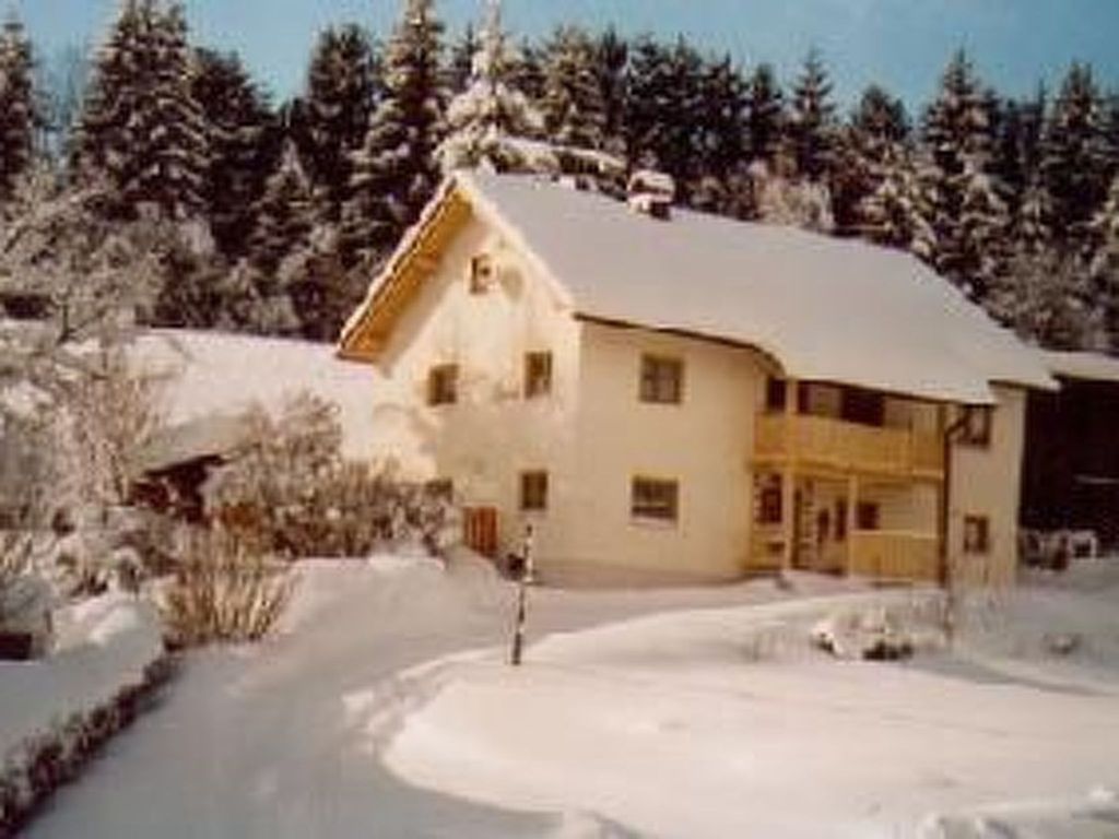 mit Kaminofen, Fitnessraum und Sauna