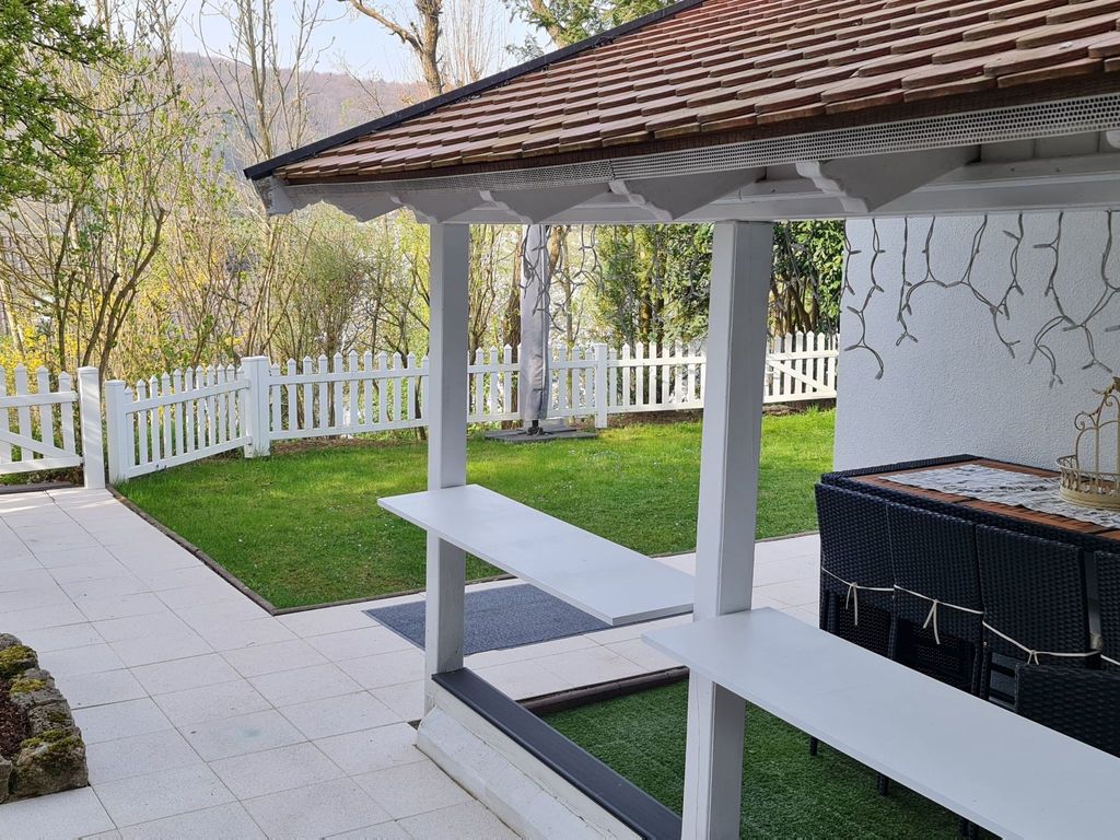 Wohnung mit Gartenzugang und Blick
