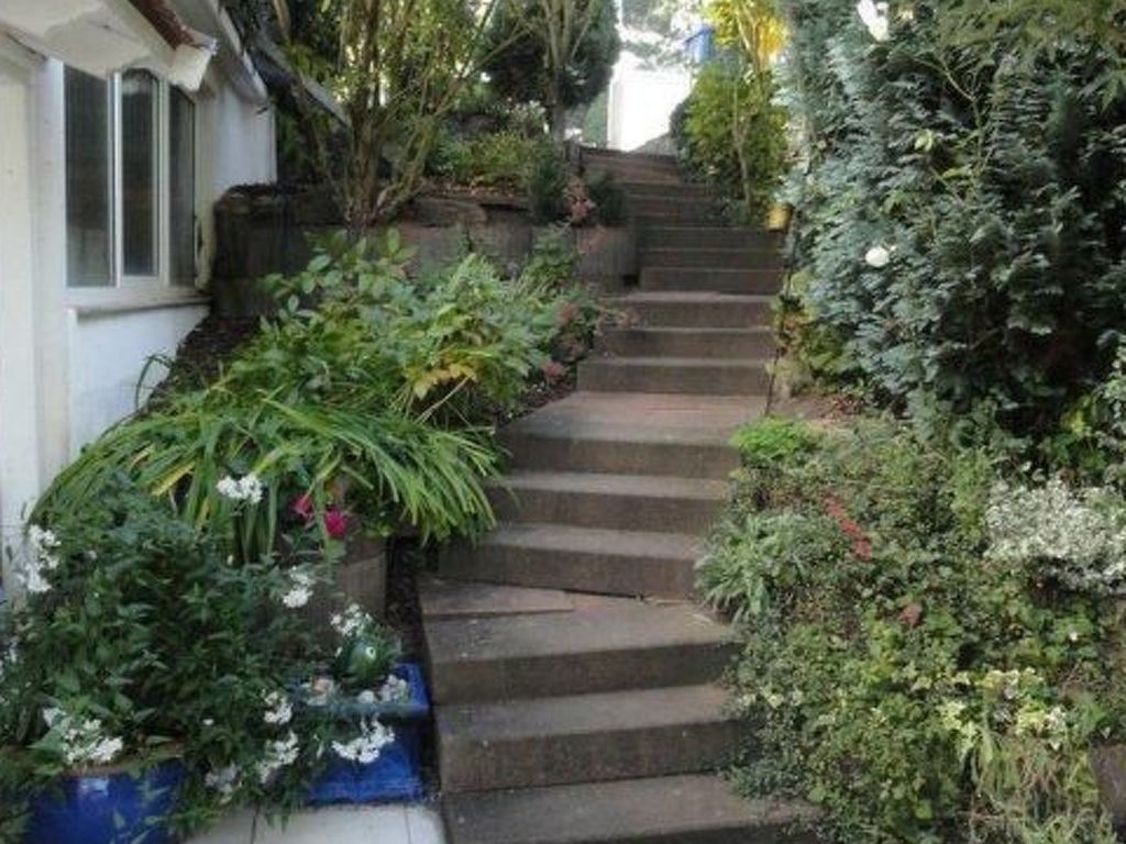Wohnung mit Gartenzugang und Blick
