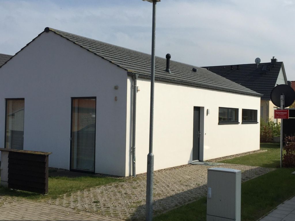 Strandnahes Ferienhaus mit Terrasse und Stellplatz
