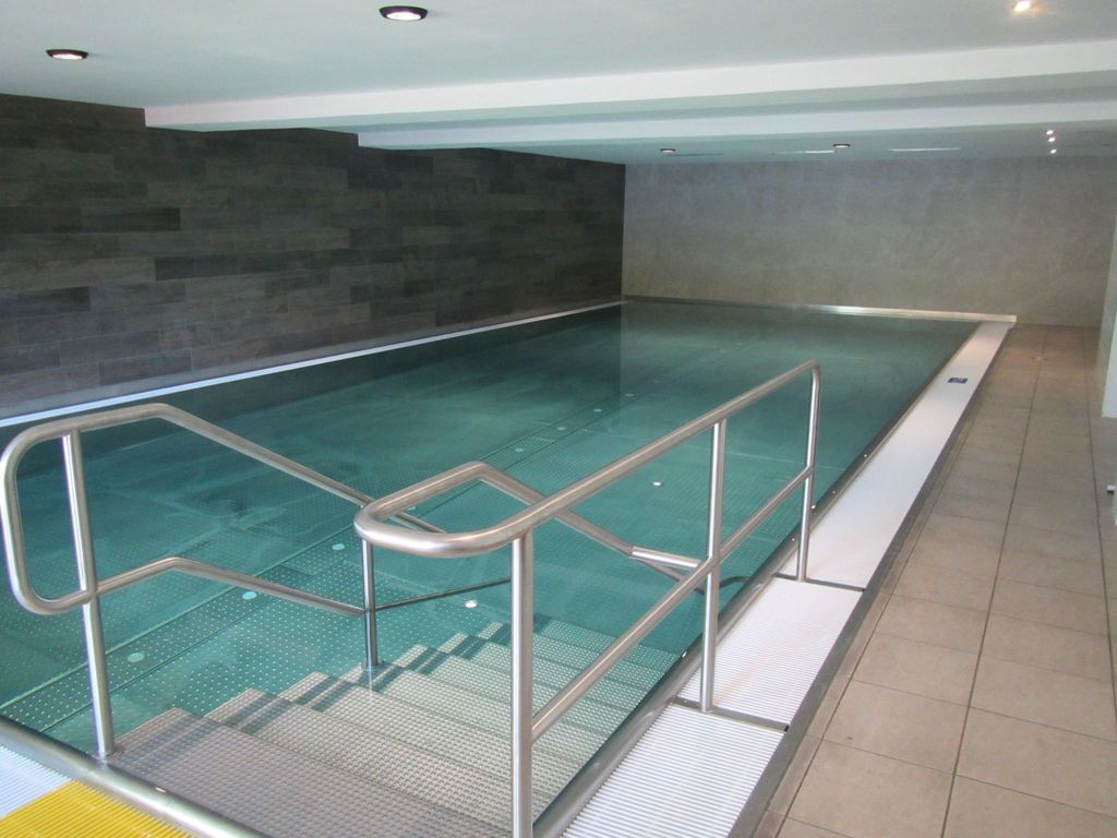 mit Hallenbad
