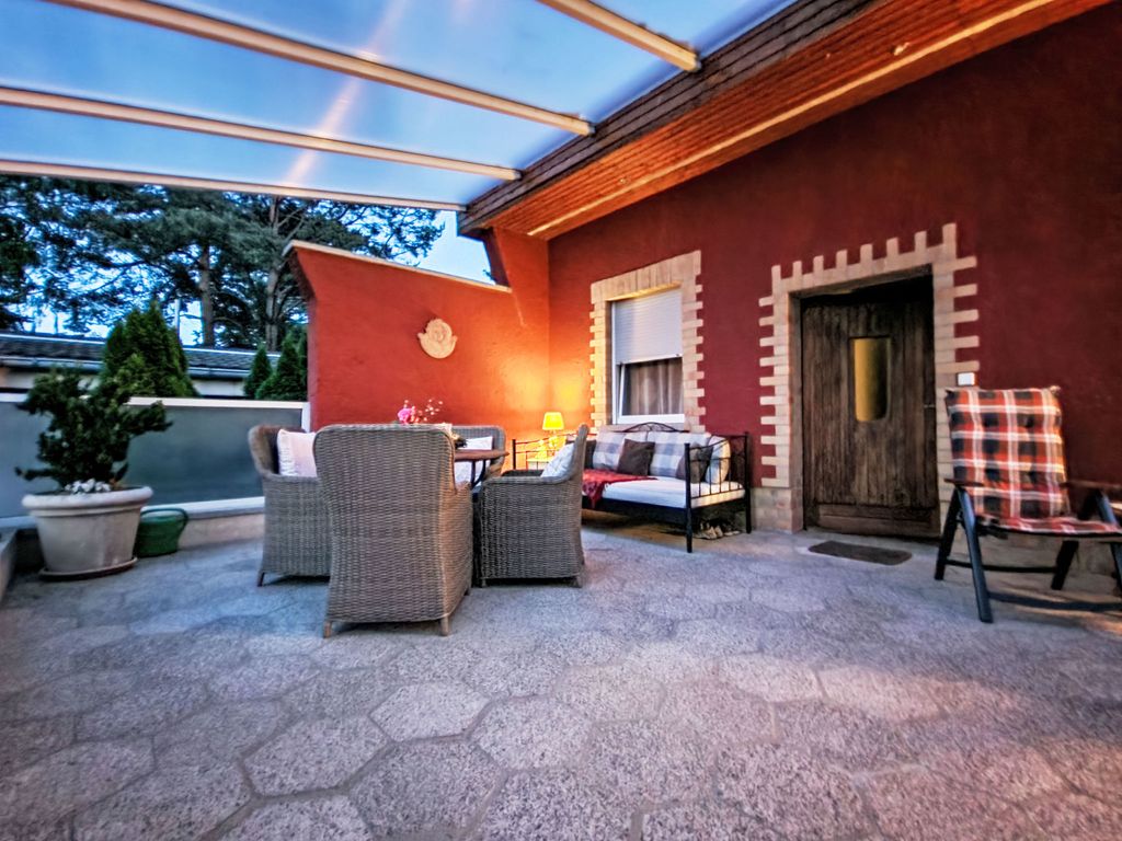 mit Garten, Grill und Terrasse